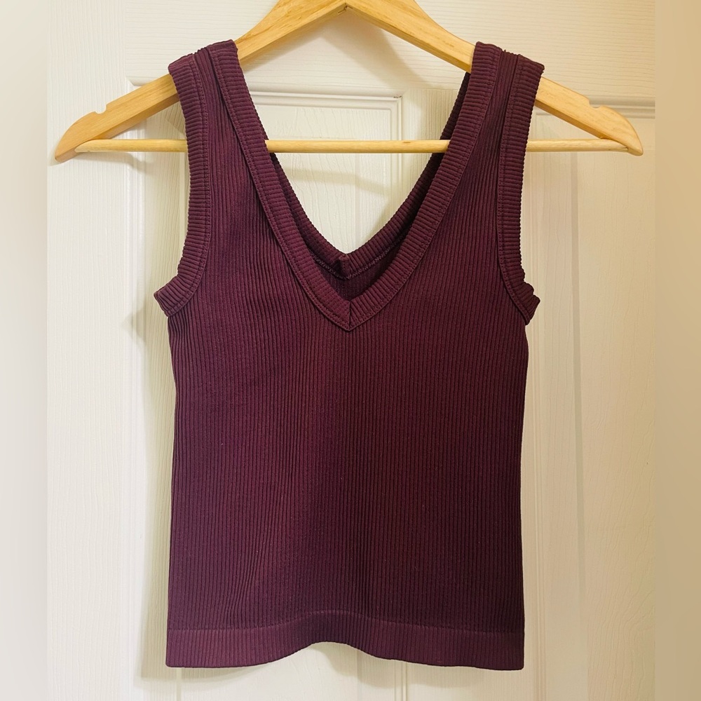 Old Navy Ribbed V Neck Purple Tank Top